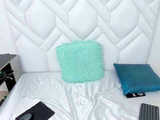 Analiaa18 webcam