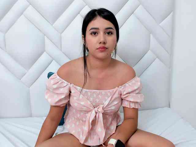 Analiaa18 webcam