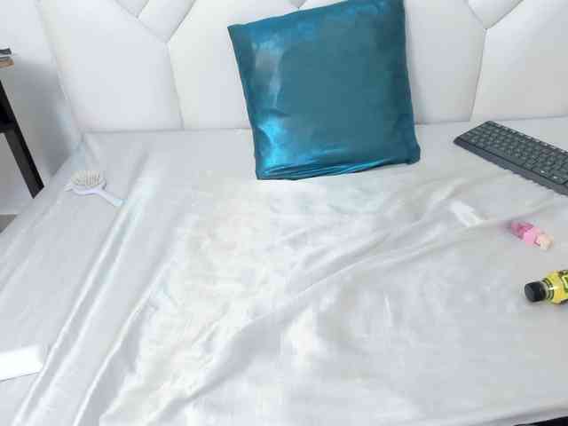 Analiaa18 webcam