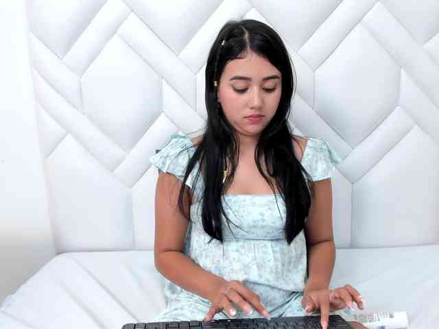 Analiaa18 webcam