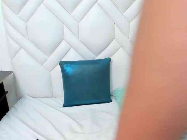 Analiaa18 webcam