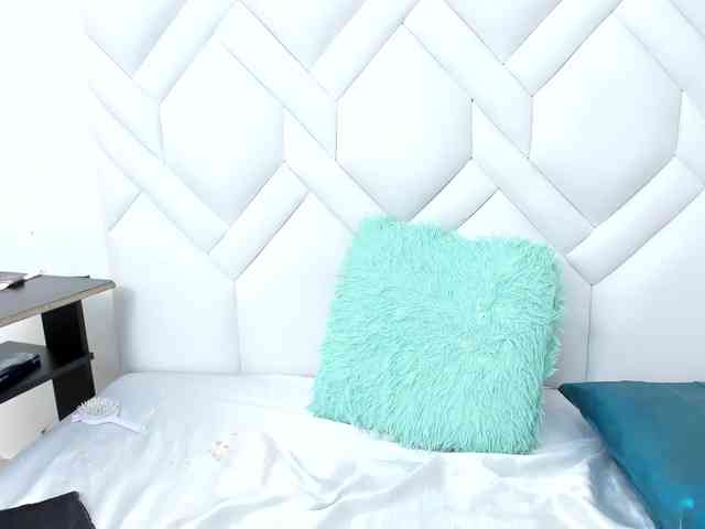 Analiaa18 webcam