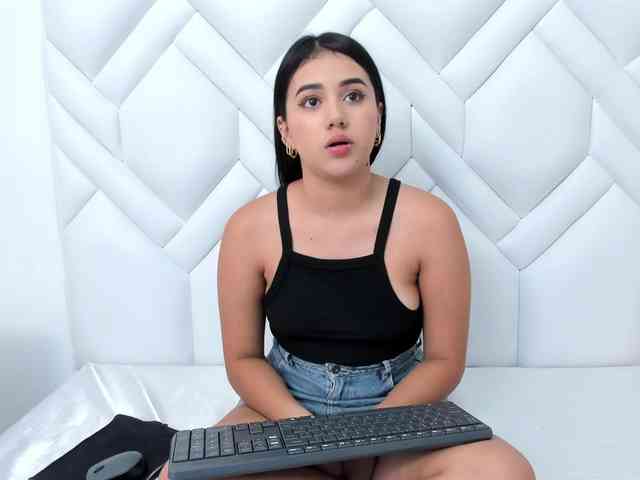 Analiaa18 webcam
