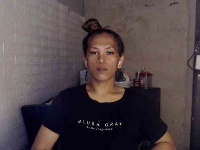 pop-mycherry Live Webcam on BongaCams