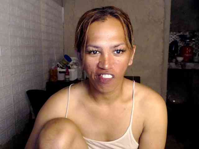 pop-mycherry Live Webcam on BongaCams