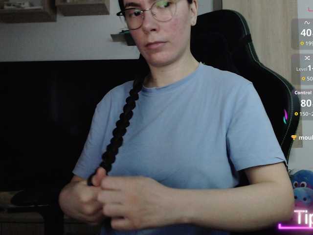 Elinor21's BongaCams show and profile