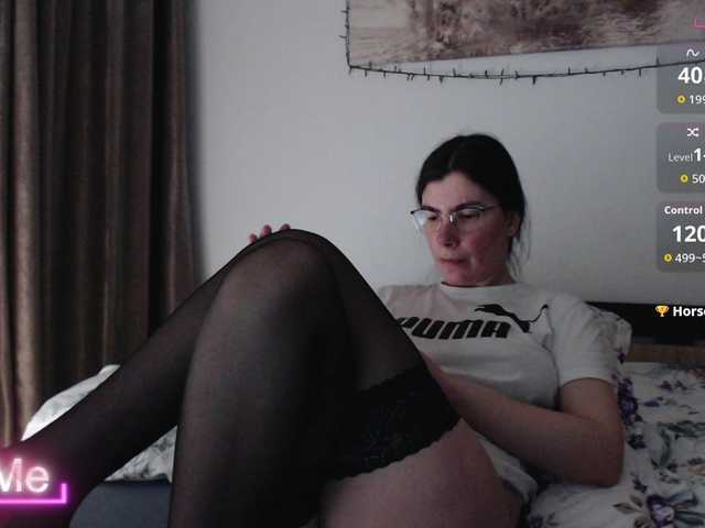 Elinor21's BongaCams show and profile