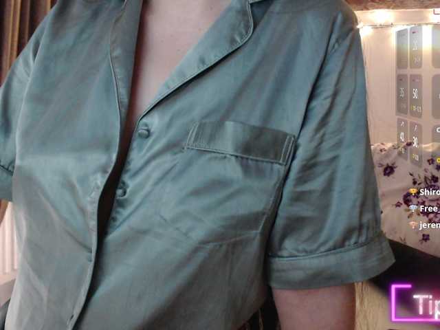 Elinor21's BongaCams show and profile