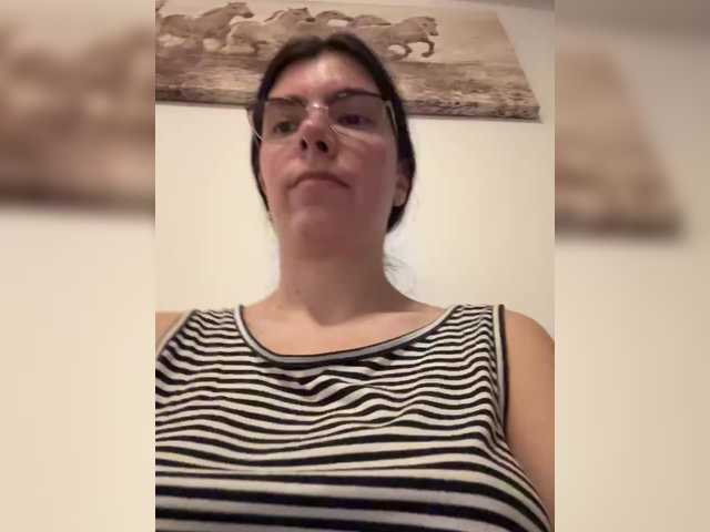 Elinor21 from BongaCams