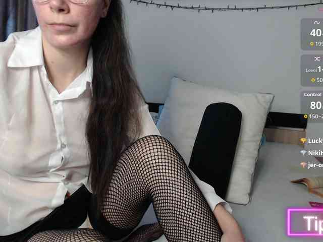 Elinor21 Live Webcam on BongaCams