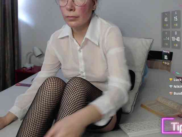 Elinor21 Live Webcam on BongaCams