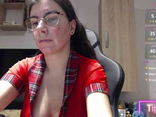 Elinor21 Live Webcam on BongaCams