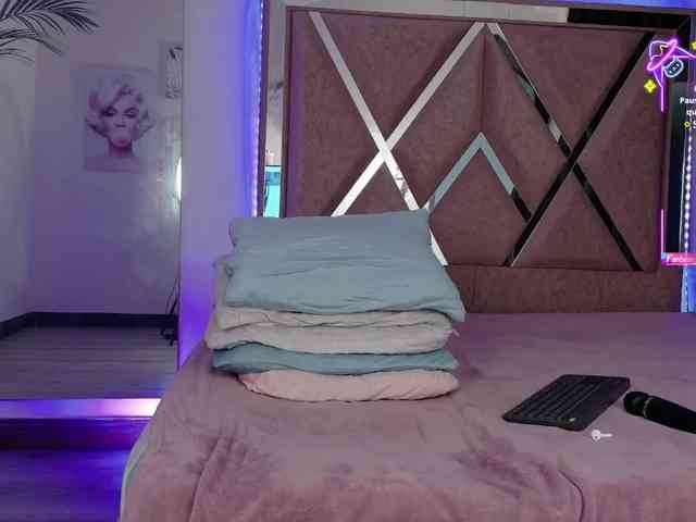 EimyAnistonCute webcam