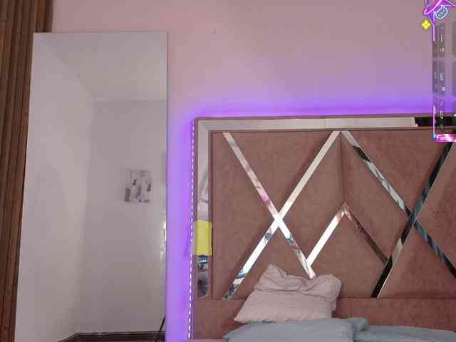 EimyAnistonCute webcam