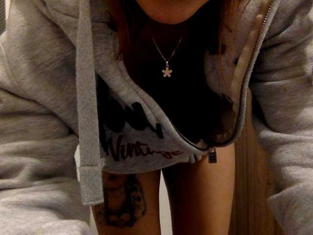 AmyRicci's BongaCams show and profile