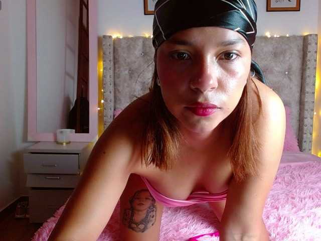 AmyRicci's BongaCams show and profile