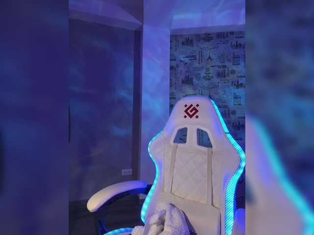 Karamelikaa's BongaCams show and profile