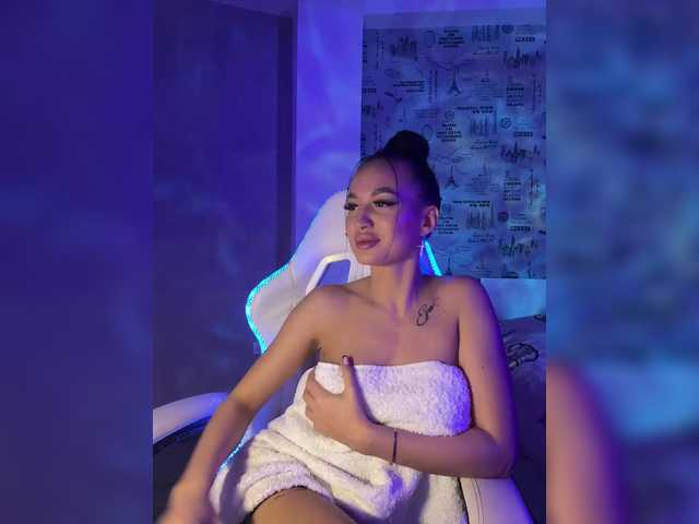 Karamelikaa's BongaCams show and profile