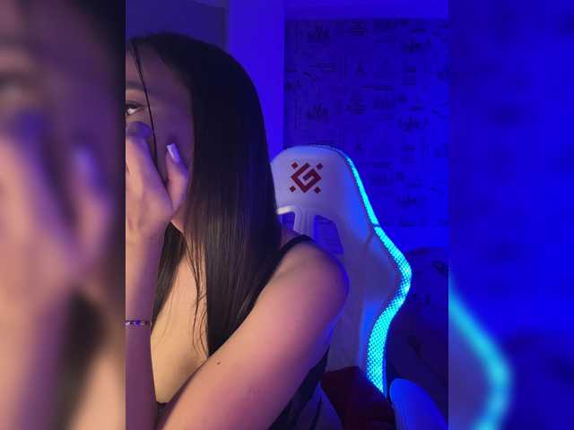 Karamelikaa's BongaCams show and profile