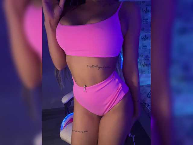 Karamelikaa's BongaCams show and profile