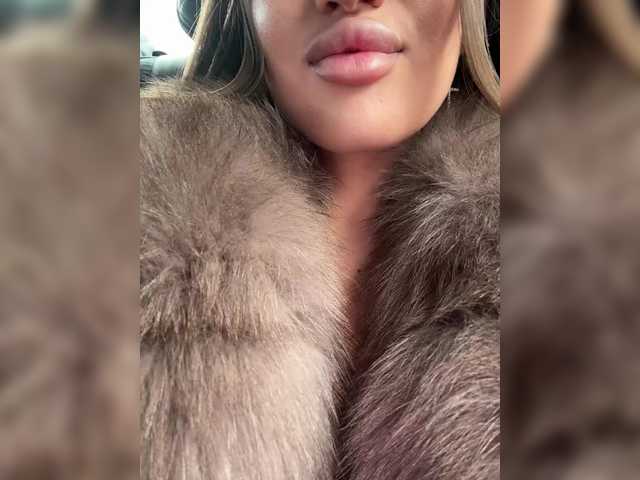 Karamelikaa from BongaCams