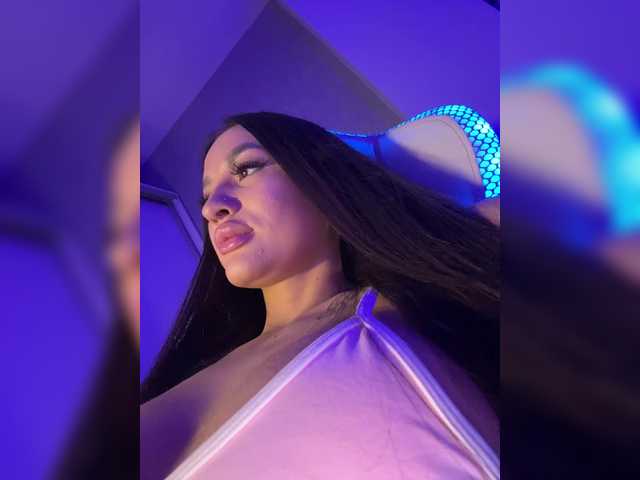 Karamelikaa's BongaCams show and profile