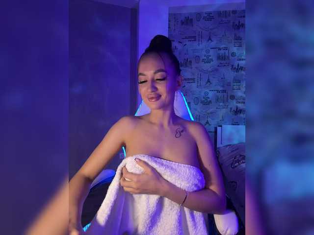 Karamelikaa's BongaCams show and profile