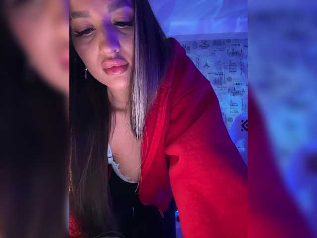 Karamelikaa's BongaCams show and profile