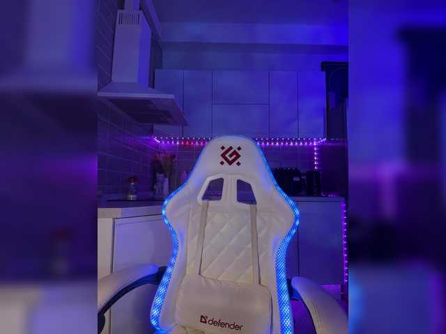 Karamelikaa's BongaCams show and profile