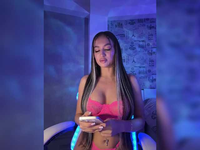 Karamelikaa live cam profile