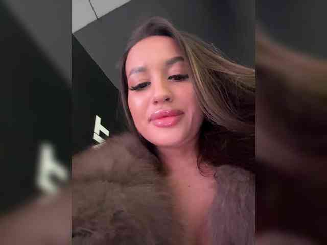 Karamelikaa Live Webcam on BongaCams