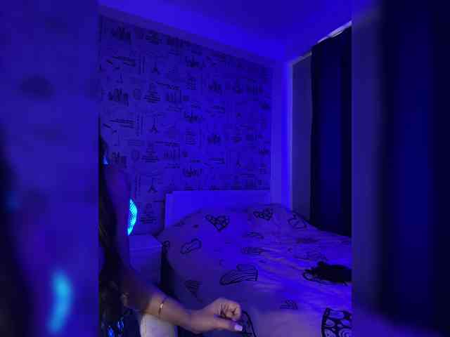 Karamelikaa Live Webcam on BongaCams