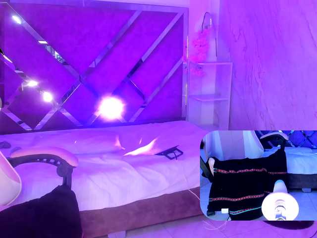 MhiaRey Live Cam on BongaCams