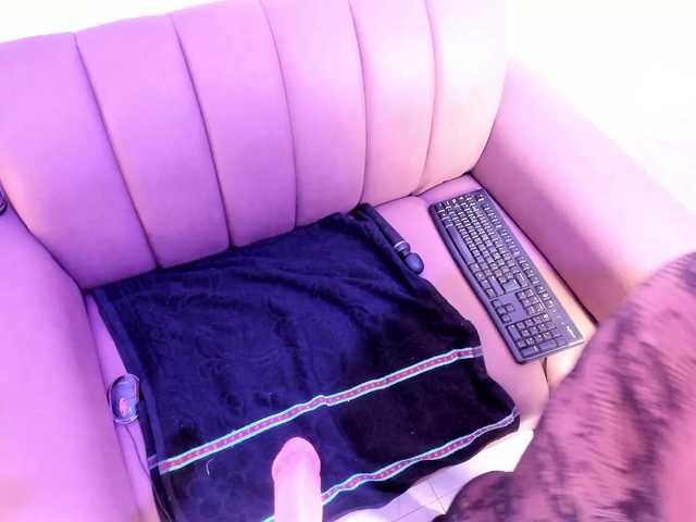  MhiaRey chat room