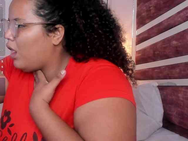 MhiaRey webcam