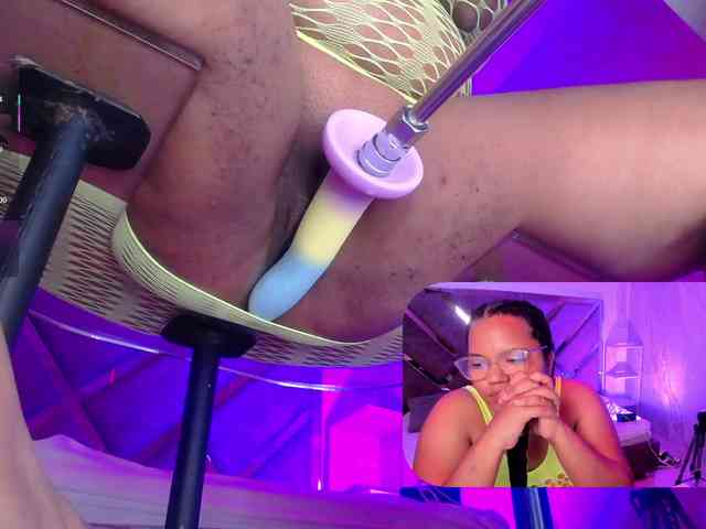 MhiaRey Live Webcam on BongaCams