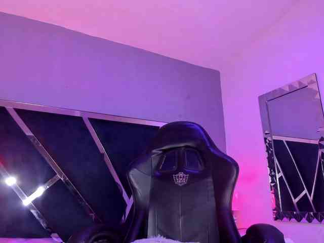 MhiaRey webcam