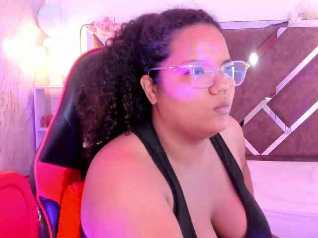 MhiaRey webcam