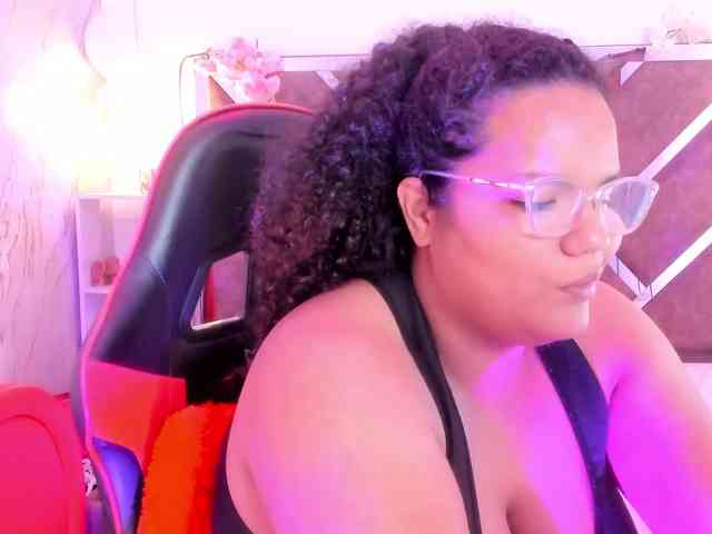 MhiaRey webcam
