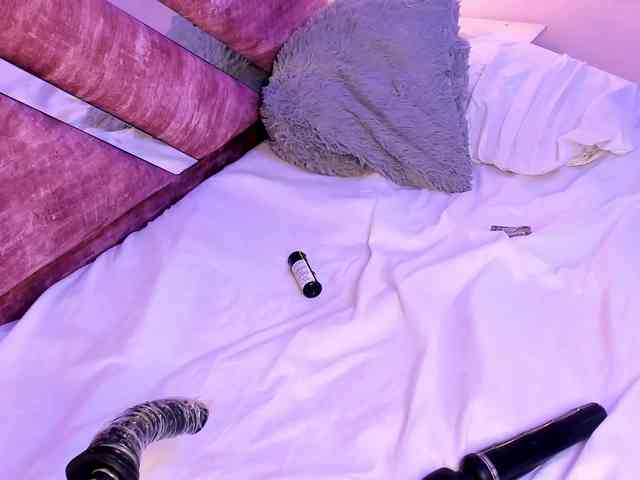 MhiaRey webcam