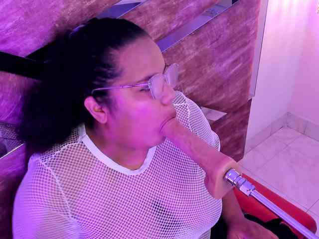 free nude chatroom MhiaRey