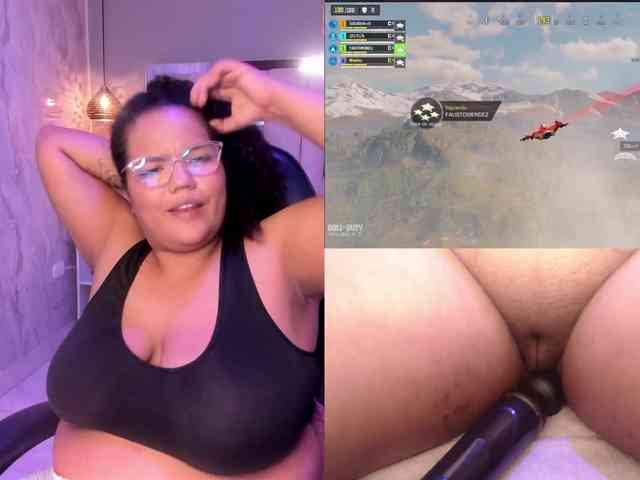 MhiaRey webcam