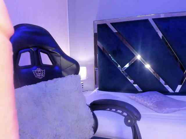 MhiaRey webcam