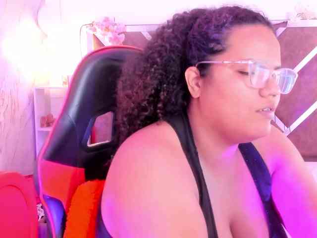 MhiaRey webcam