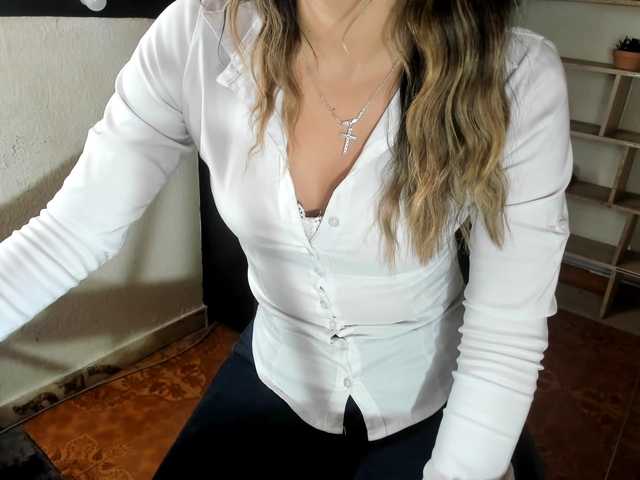 merlinaa-adams webcam bongacams model stream image