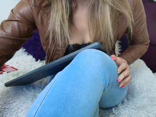 merlinaa-adams webcam