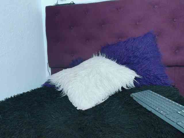merlinaa-adams Live Webcam on BongaCams