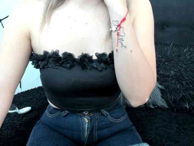 merlinaa-adams webcam