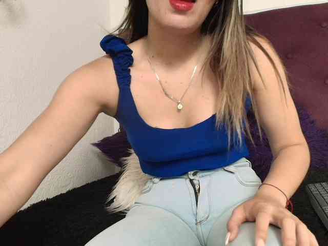 merlinaa-adams Live Webcam on BongaCams