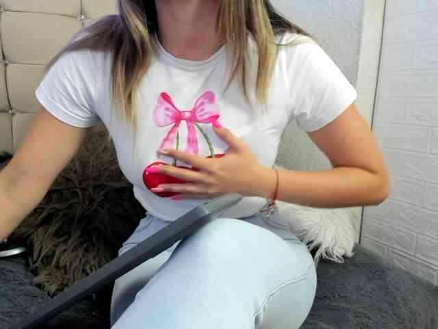 merlinaa-adams webcam